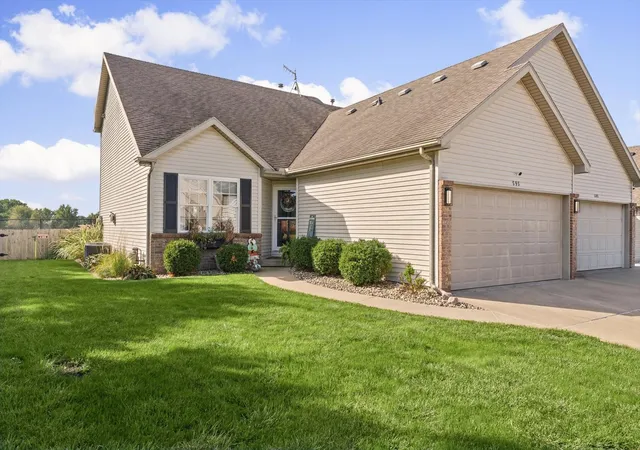 Photo 3 of Multi family home for sale at 595 Beechwood Ct, Normal, IL 61761 | MLS# 12765966 | Listing updated on 2026-10-03
