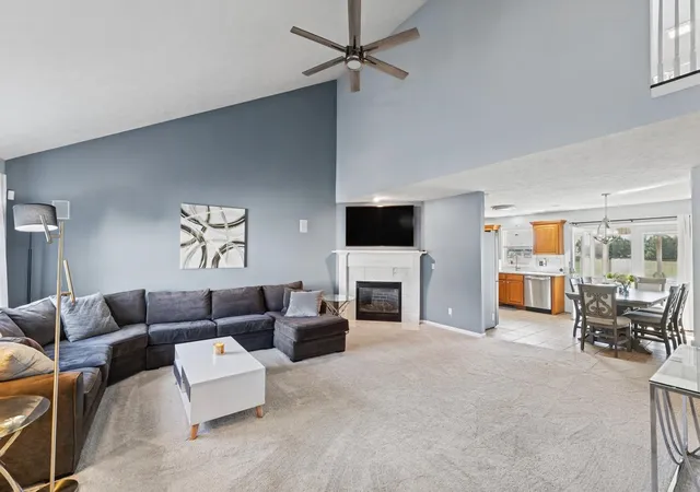 Photo 3 of House for sale at 595 Beechwood Ct, Normal, IL 61761 | MLS# 12765966 | Listing updated on 2026-10-03