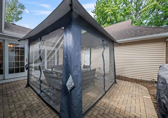 Photo 3 of Townhouse for sale at 3 Chelsea On Auburn, Rolling Meadows, IL 60008 | MLS# 12765970 | Listing updated on 2026-09-22