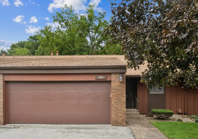 Condo for sale at 4810 6th Avenue Dr #6, Moline, IL 61265 | MLS# 12765972