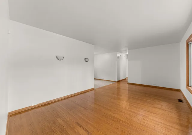 Photo 4 of Single family home for sale at 369 Waverly St, Park Forest, IL 60466 | MLS# 12765982 | Listing updated on 2026-09-23