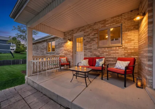 Photo 3 of Single family home for sale at 702 Hickory St, Lemont, IL 60439 | MLS# 12765991 | Listing updated on 2026-10-07