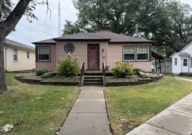 Photo 2 of Single family home for sale at 415 W Minnesota St, Spring Valley, IL 61362 | MLS# 12766005 | Listing updated on 2026-10-03