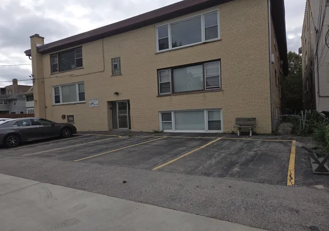 Photo 10 of Condo for sale at 420 S Kenilworth Ave #18, Oak Park, IL 60302 | MLS# 12766009 | Listing updated on 2026-10-27