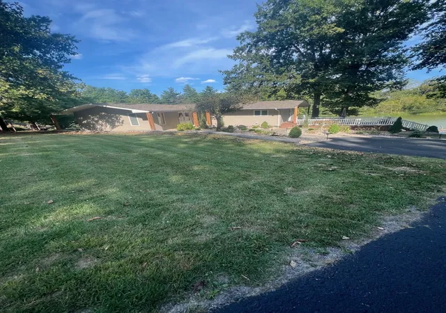 Photo 1 of Single family home for sale at 145 Country Clb Ln, Anna, IL 62906 | MLS# 12766010 | Listing updated on 2026-10-08