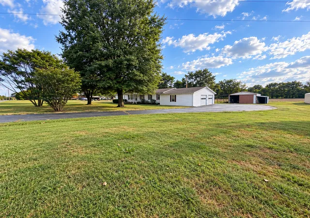 Photo 3 of Single family home for sale at 2841 North Ave, Metropolis, IL 62960 | MLS# 12766011 | Listing updated on 2026-09-28
