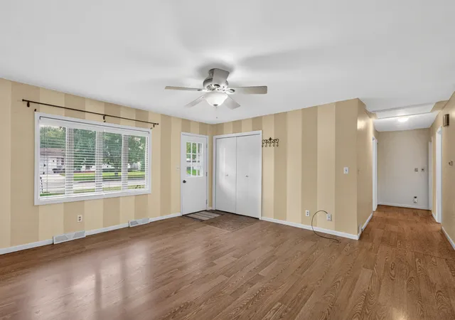 Photo 3 of Single family home for sale at 311 George St, Sycamore, IL 60178 | MLS# 12766012 | Listing updated on 2026-10-02