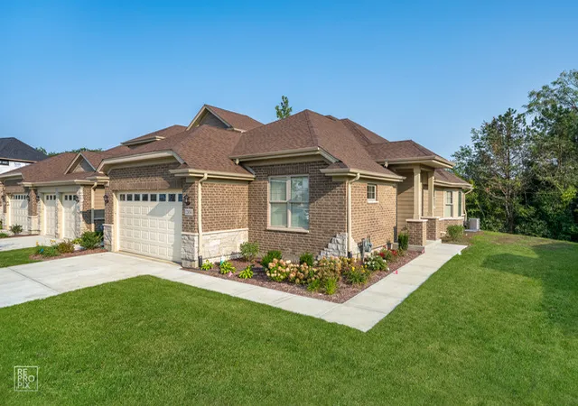 Photo 1 of Townhouse for sale at 11182 Tuscany Ln, Lemont, IL 60439 | MLS# 12766014 | Listing updated on 2026-10-02