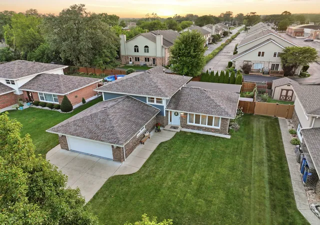 Photo 1 of Single family home for sale at 10548 S Tod Dr, Palos Hills, IL 60465 | MLS# 12766019 | Listing updated on 2026-09-22