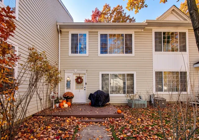 Photo 1 of Townhouse for sale at 29 N Macgillis Dr #23-3, Round Lake, IL 60073 | MLS# 12766026 | Listing updated on 2026-09-27