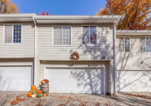 Photo 2 of Townhouse for sale at 29 N Macgillis Dr #23-3, Round Lake, IL 60073 | MLS# 12766026 | Listing updated on 2026-09-27