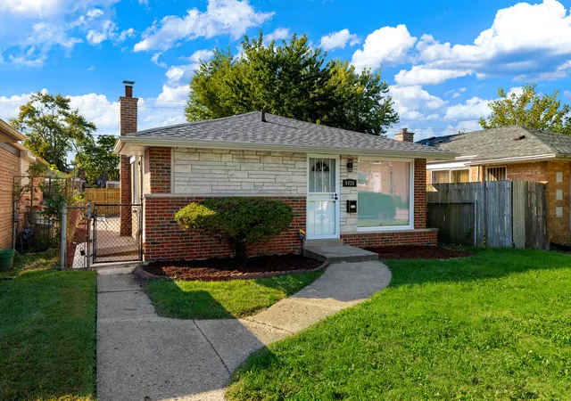 Photo 1 of Single family home for sale at 9426 S Peoria St, Chicago, IL 60620 | MLS# 12766029 | Listing updated on 2026-10-08