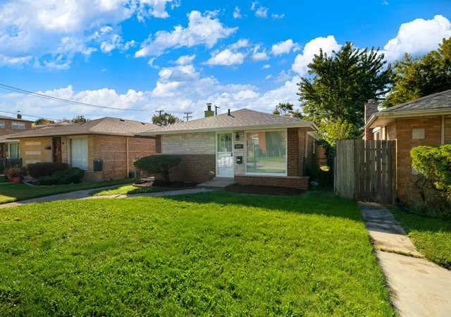 Photo 3 of Single family home for sale at 9426 S Peoria St, Chicago, IL 60620 | MLS# 12766029 | Listing updated on 2026-10-08