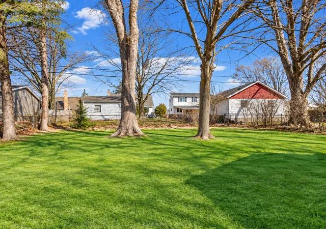 Photo 2 of Single family home for sale at 352 W Graham Ave, Lombard, IL 60148 | MLS# 12766036 | Listing updated on 2026-09-27