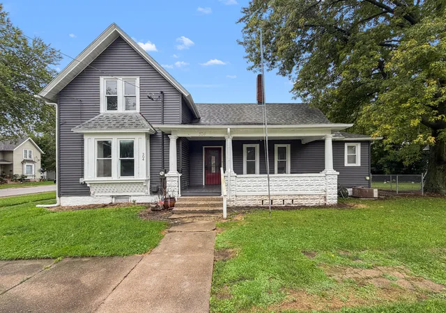 Photo 1 of Single family home for sale at 304 W Jackson St, Belvidere, IL 61008 | MLS# 12766054 | Listing updated on 2026-10-03