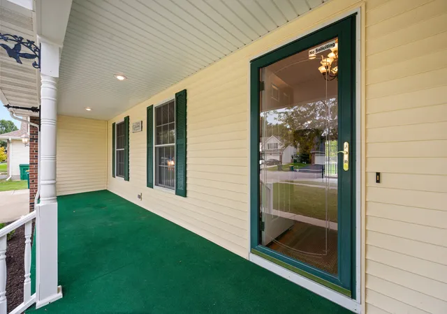 Photo 4 of Single family home for sale at 1338 Foxbend Dr, Sycamore, IL 60178 | MLS# 12766069 | Listing updated on 2026-10-04
