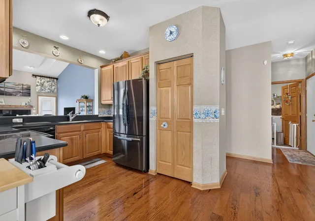 Photo 3 of House for sale at 1149 Heron Cir, Joliet, IL 60431 | MLS# 12766085 | Listing updated on 2026-09-24