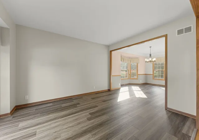 Photo 3 of Single family home for sale at 918 Elm St, Sugar Grove, IL 60554 | MLS# 12766091 | Listing updated on 2026-10-10