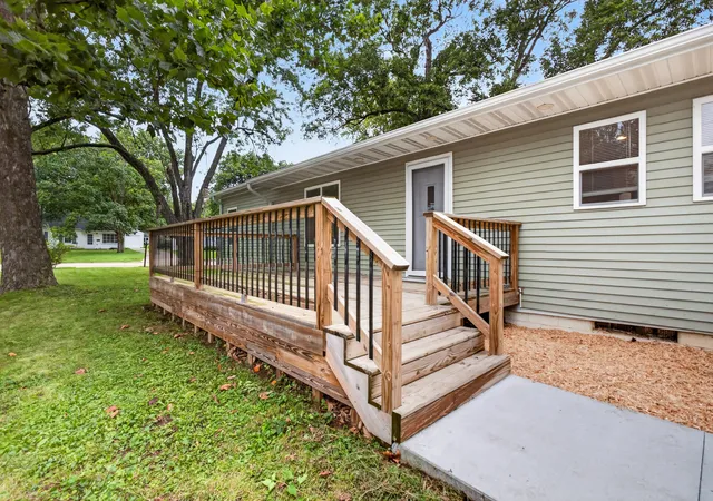 Photo 2 of Single family home for sale at 1615 Dorothy St, Dixon, IL 61021 | MLS# 12766093 | Listing updated on 2026-10-20
