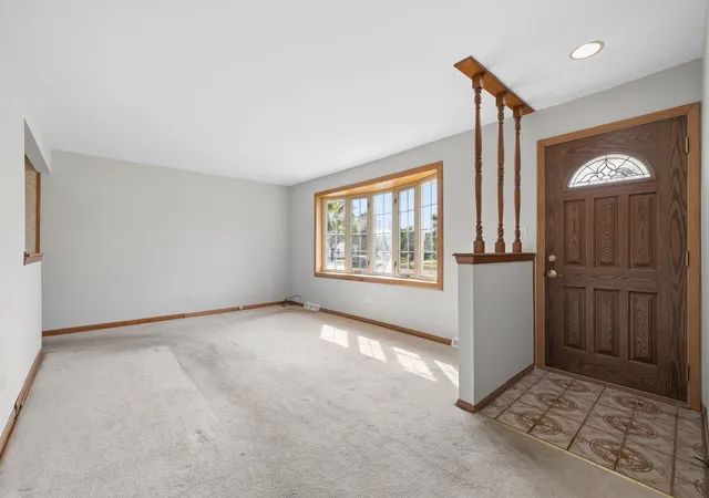 Photo 3 of Single family home for sale at 6516 W 84th Street, Burbank, IL 60459 | MLS# 12766094 | Listing updated on 2026-09-23