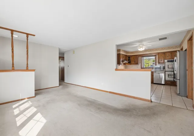 Photo 4 of Single family home for sale at 6516 W 84th Street, Burbank, IL 60459 | MLS# 12766094 | Listing updated on 2026-09-23