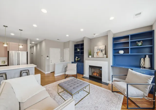 Photo 3 of Condo for sale at 2035 W Division St #3, Chicago, IL 60622 | MLS# 12766115 | Listing updated on 2026-09-24