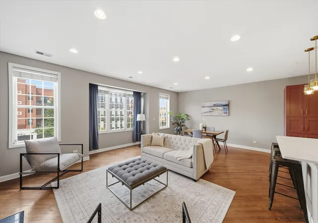 Photo 4 of Condo for sale at 2035 W Division St #3, Chicago, IL 60622 | MLS# 12766115 | Listing updated on 2026-09-24