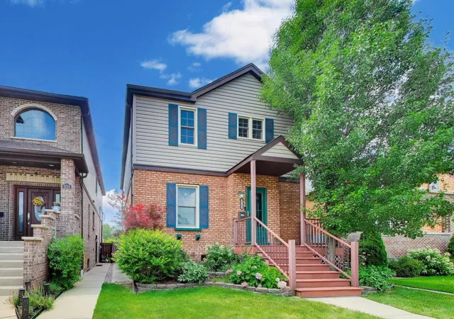 Photo 3 of Single family home for sale at 6725 W Albion Ave, Chicago, IL 60631 | MLS# 12766123 | Listing updated on 2026-10-02