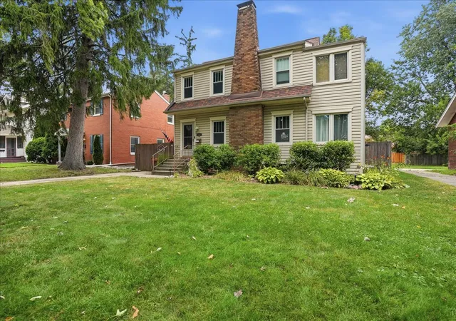 Photo 1 of Single family home for sale at 2014 E Jackson St, Bloomington, IL 61701 | MLS# 12766133 | Listing updated on 2026-09-30