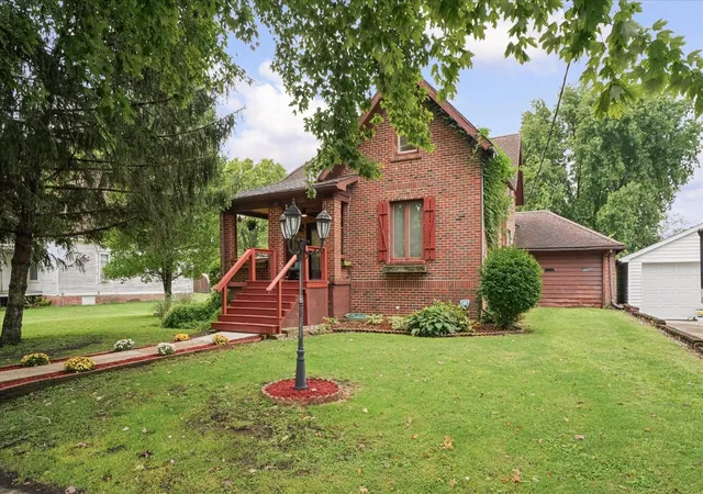 Photo 3 of Single family home for sale at 605 N Vermilion St, Allerton, IL 61810 | MLS# 12766134 | Listing updated on 2026-09-29