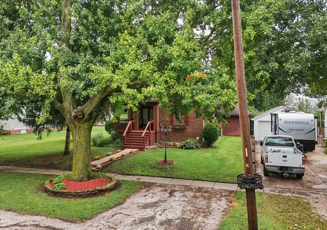 Photo 4 of Single family home for sale at 605 N Vermilion St, Allerton, IL 61810 | MLS# 12766134 | Listing updated on 2026-09-29