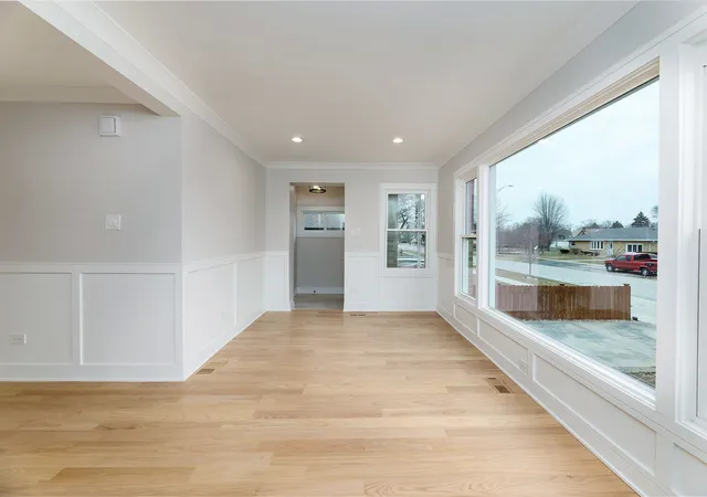 Photo 4 of Single family home for sale at 8110 Lockwood Ave, Burbank, IL 60459 | MLS# 12766148 | Listing updated on 2026-09-24