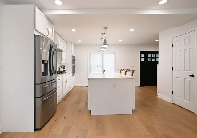 Photo 3 of Single family home for sale at 1321 S Parkview Ter, Algonquin, IL 60102 | MLS# 12766169 | Listing updated on 2026-09-28