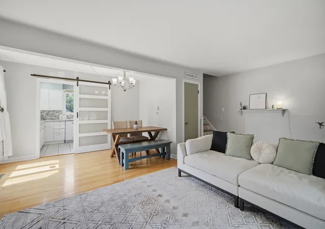 Photo 4 of Single family home for sale at 718 S Chestnut Ave, Arlington Heights, IL 60005 | MLS# 12766172 | Listing updated on 2026-09-24