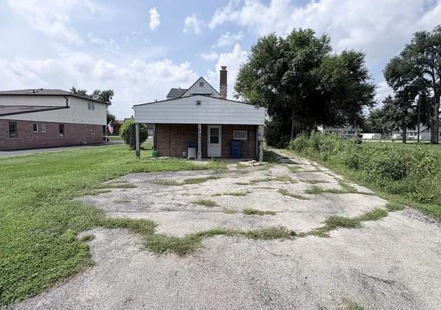 Photo 4 of Single family home for sale at 13539 Long Ave, Crestwood, IL 60418 | MLS# 12766192 | Listing updated on 2026-10-03