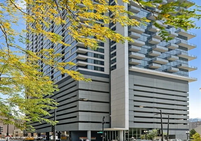 Photo 2 of Condo for sale at 235 W Van Buren St #2715, Chicago, IL 60607 | MLS# 12766195 | Listing updated on 2026-09-28