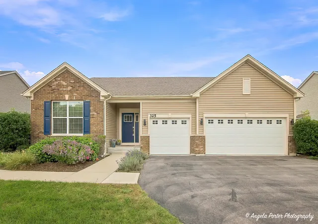 Photo 1 of Single family home for sale at 325 Tralee Ln, Mc Henry, IL 60050 | MLS# 12766202 | Listing updated on 2026-10-04