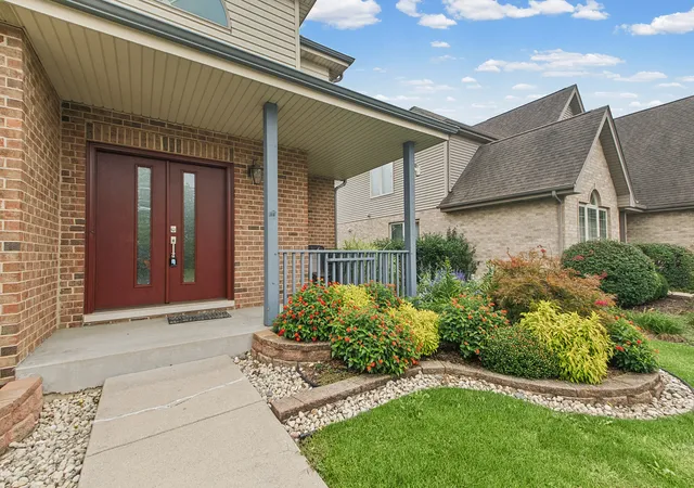 Photo 3 of Single family home for sale at 14335 Surrey Ct, Homer Glen, IL 60491 | MLS# 12766207 | Listing updated on 2026-09-30