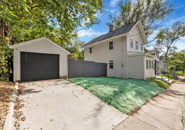 Photo 2 of Single family home for sale at 1111 Gaines St, Davenport, IA 52804 | MLS# 12766209 | Listing updated on 2026-10-20