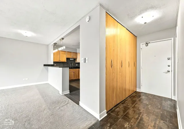 Photo 1 of Condo for sale at 250 Ridge Ave #4H, Evanston, IL 60202 | MLS# 12766222 | Listing updated on 2026-09-24