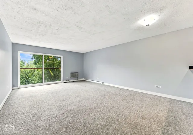 Photo 2 of Condo for sale at 250 Ridge Ave #4H, Evanston, IL 60202 | MLS# 12766222 | Listing updated on 2026-09-24
