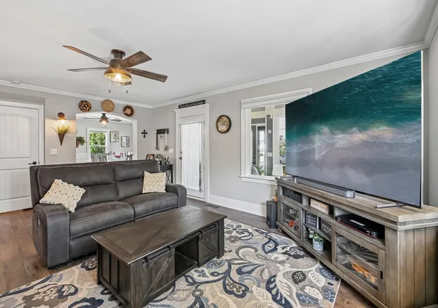 Photo 4 of Single family home for sale at 322 W High St, Sycamore, IL 60178 | MLS# 12766233 | Listing updated on 2026-10-06