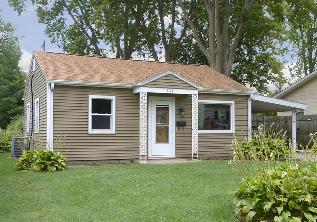 Single family home for sale at 1114 Bergen Ave, Ottawa, IL 61350 | MLS# 12766254