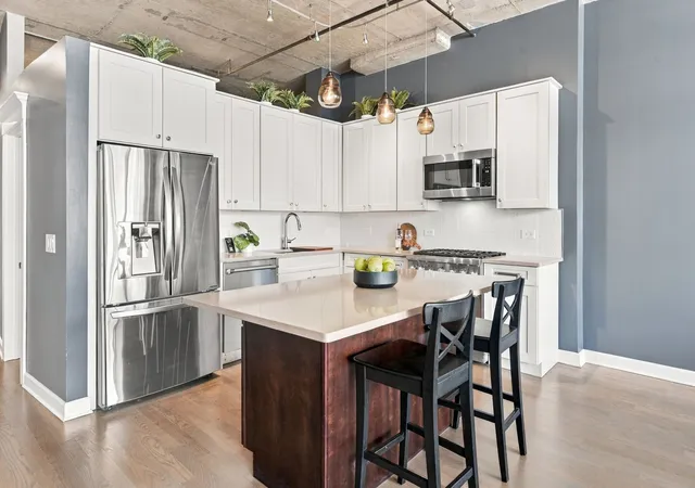 Photo 3 of Condo for sale at 1000 W Adams St #607, Chicago, IL 60607 | MLS# 12766255 | Listing updated on 2026-10-07