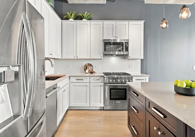 Photo 3 of Condo for sale at 1000 W Adams St #607, Chicago, IL 60607 | MLS# 12766255 | Listing updated on 2026-10-07