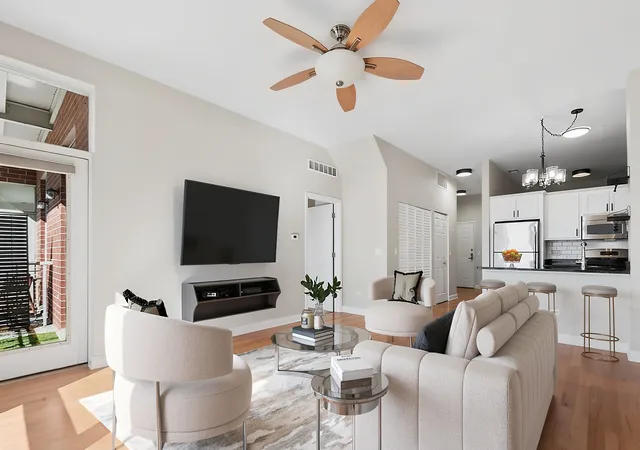 Photo 1 of Condo for sale at 2035 S Indiana Ave #405, Chicago, IL 60616 | MLS# 12766256 | Listing updated on 2026-10-14