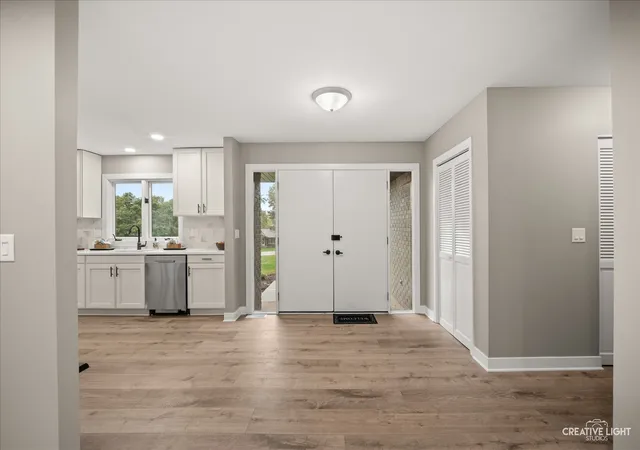 Photo 3 of Single family home for sale at 867 Winmoor Dr, Sleepy Hollow, IL 60118 | MLS# 12766267 | Listing updated on 2026-10-22
