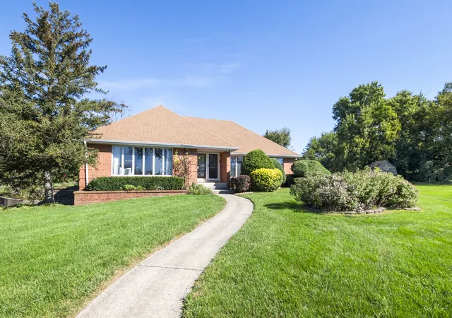 Photo 3 of Single family home for sale at 8120 Rosemere Ct, Willow Springs, IL 60480 | MLS# 12766272 | Listing updated on 2026-10-01