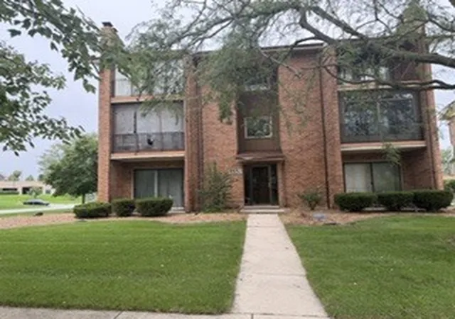 Photo 1 of Condo for sale at 9950 Treetop Dr #1W, Orland Park, IL 60462 | MLS# 12766283 | Listing updated on 2026-09-22