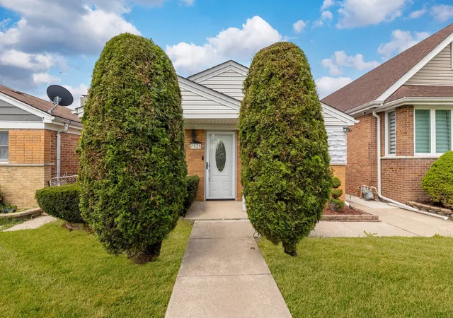 Single family home for sale at 7828 Lotus Ave, Burbank, IL 60459 | MLS# 12766284